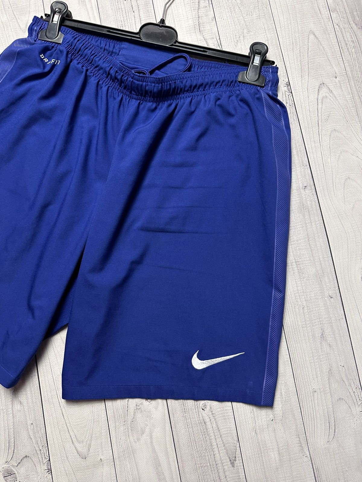 Vintage Nike Manchester United soccer shorts logo blue