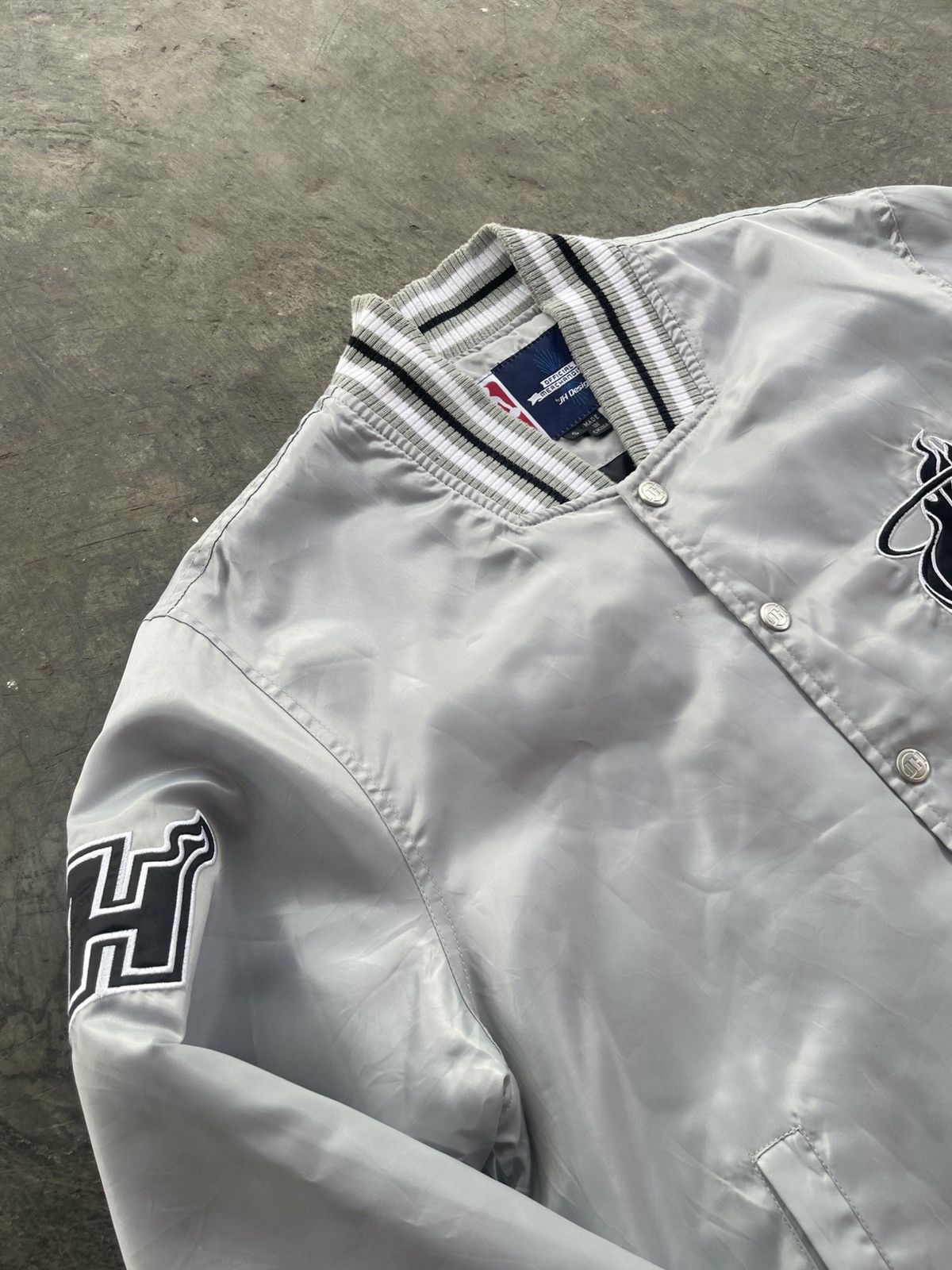 JH Design VARSITY JH DESIGN MIAMI HEAT Size US L / EU 52-54 / 3 - 3 Thumbnail
