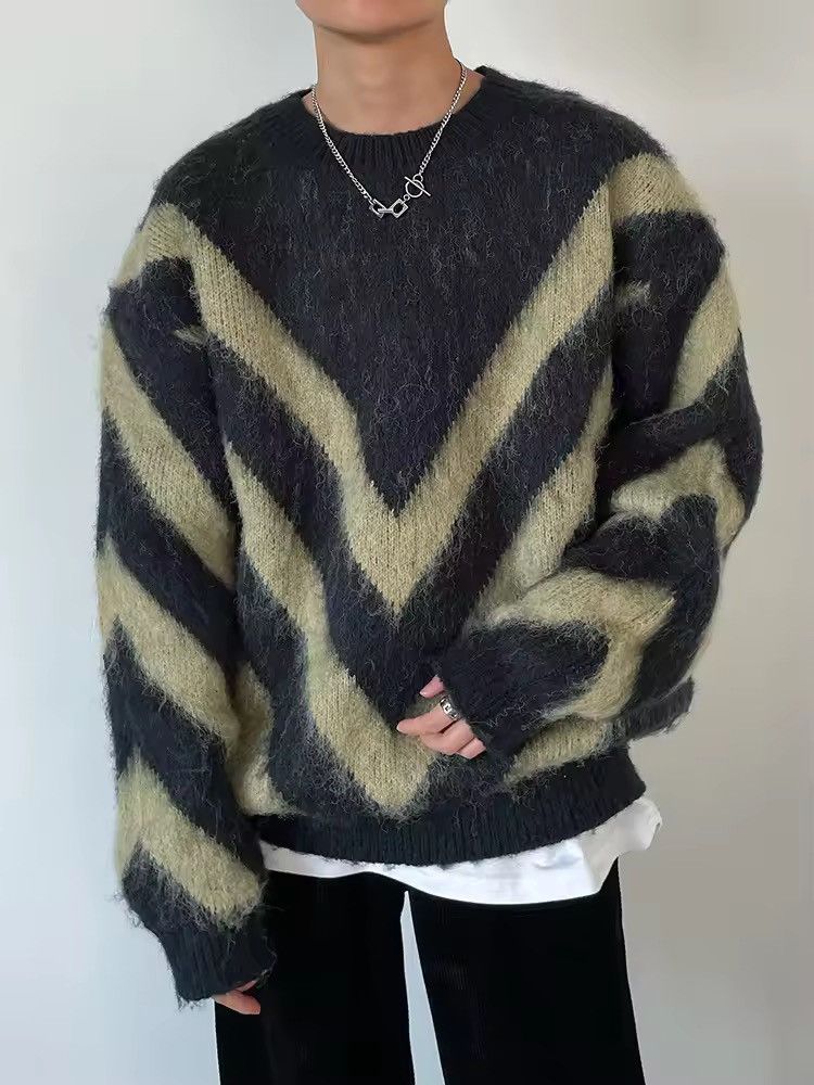 Japanese Brand Printed Knitted Pullover Sweater Long Sleeve O Neck Size US XXL / EU 58 / 5 - 2 Thumbnail