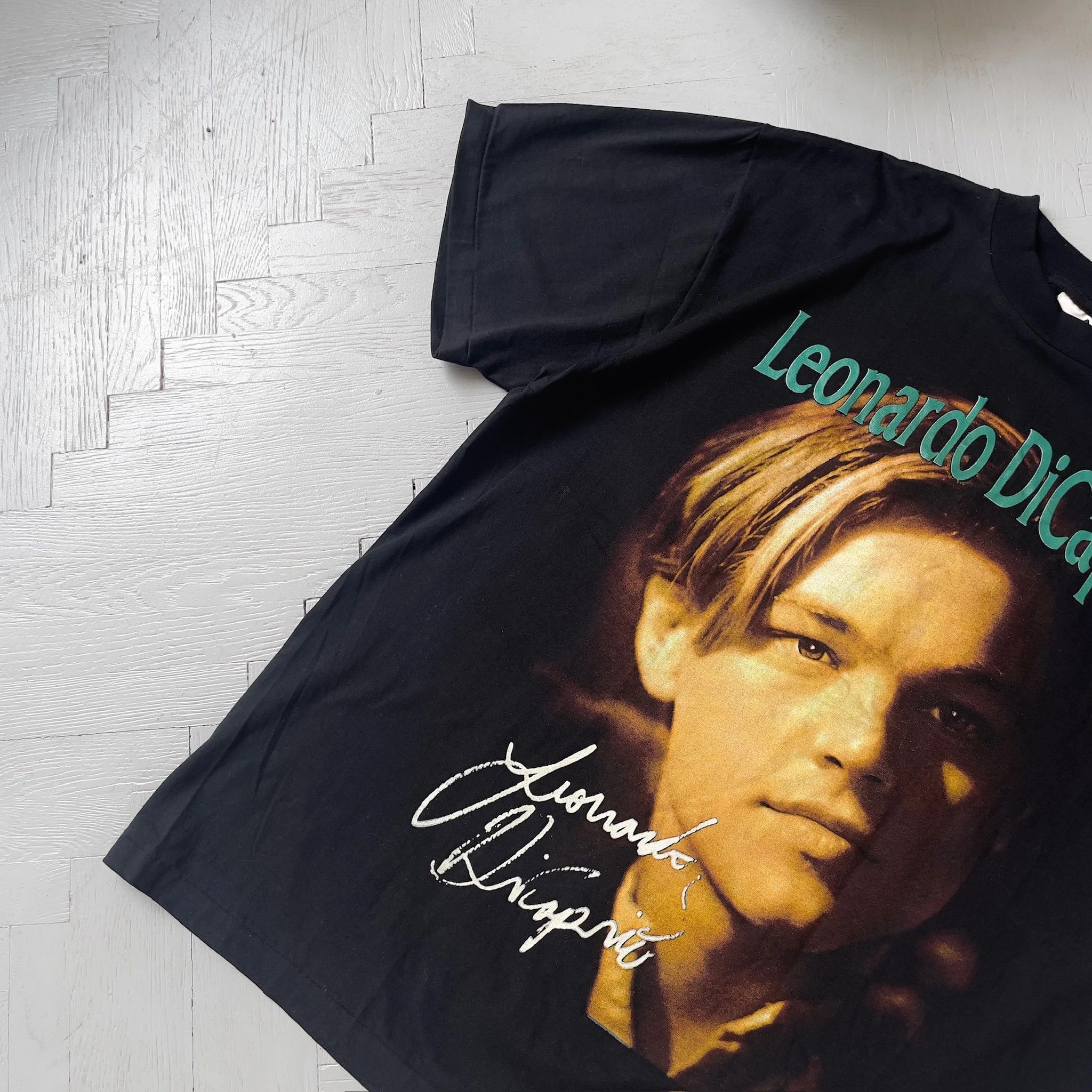 Vintage Vintage Titanic Leonardo Di Caprio Tee Shirt Size US L / EU 52-54 / 3 - 3 Thumbnail