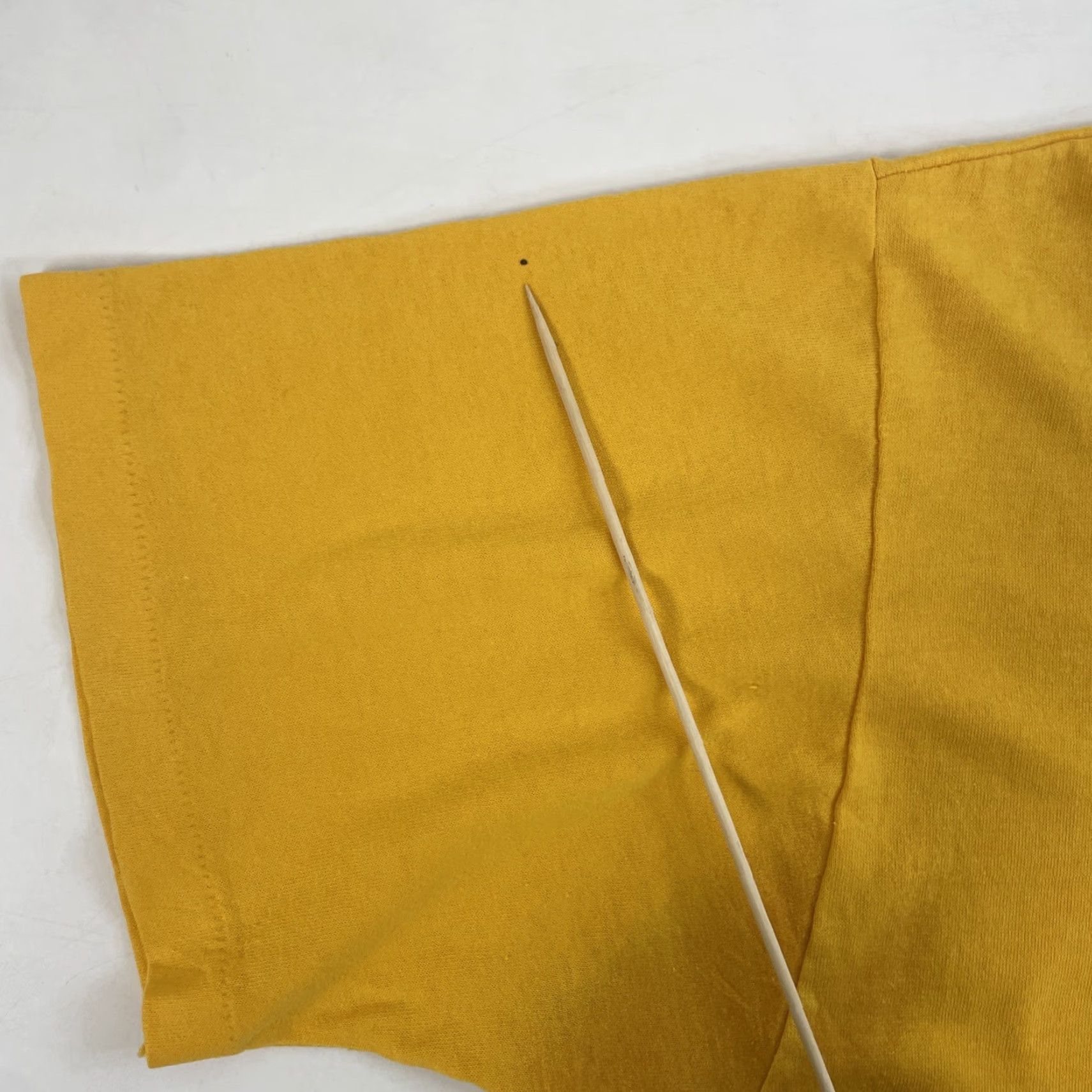 VINTAGE Russell Athletic South Dakota State Jackrabbits T-Shirt XL Yellow 90s NCAA Mens Short Sleeve T Shirts