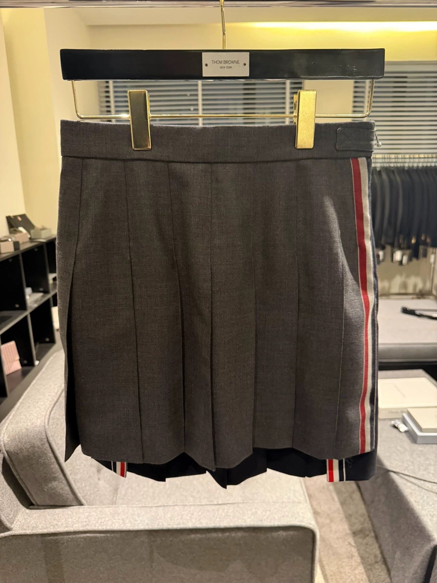 Thom Browne Thom Browne Colorblock Pleated Skirt Women's 38 Gray & Navy Size 26" / US 2 / IT 38 - 1 Thumbnail