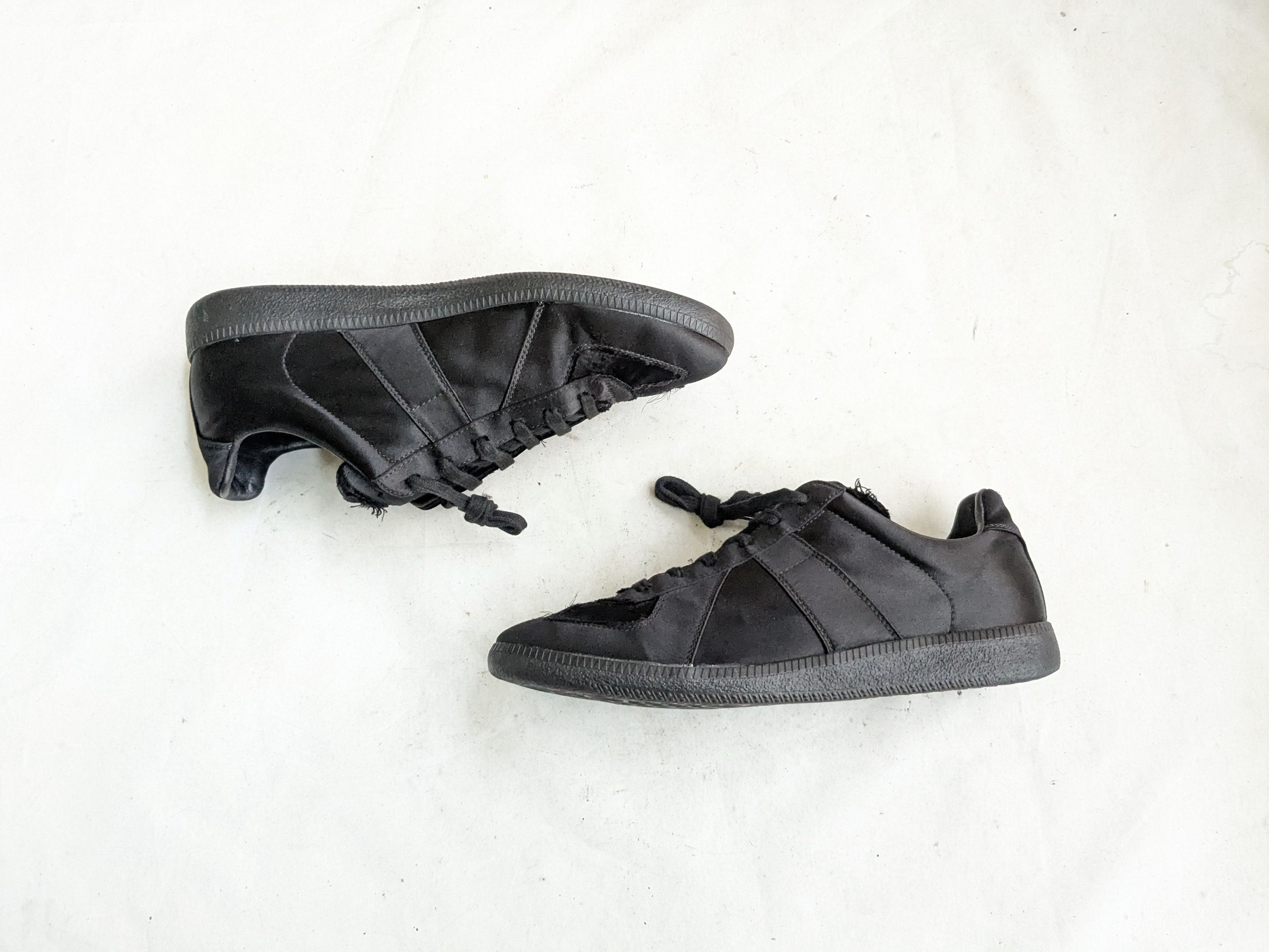 Maison Margiela Maison Margiela GAT Replica Black Satin 9 42 Low Tops Size US 9 / EU 42 - 1 Thumbnail