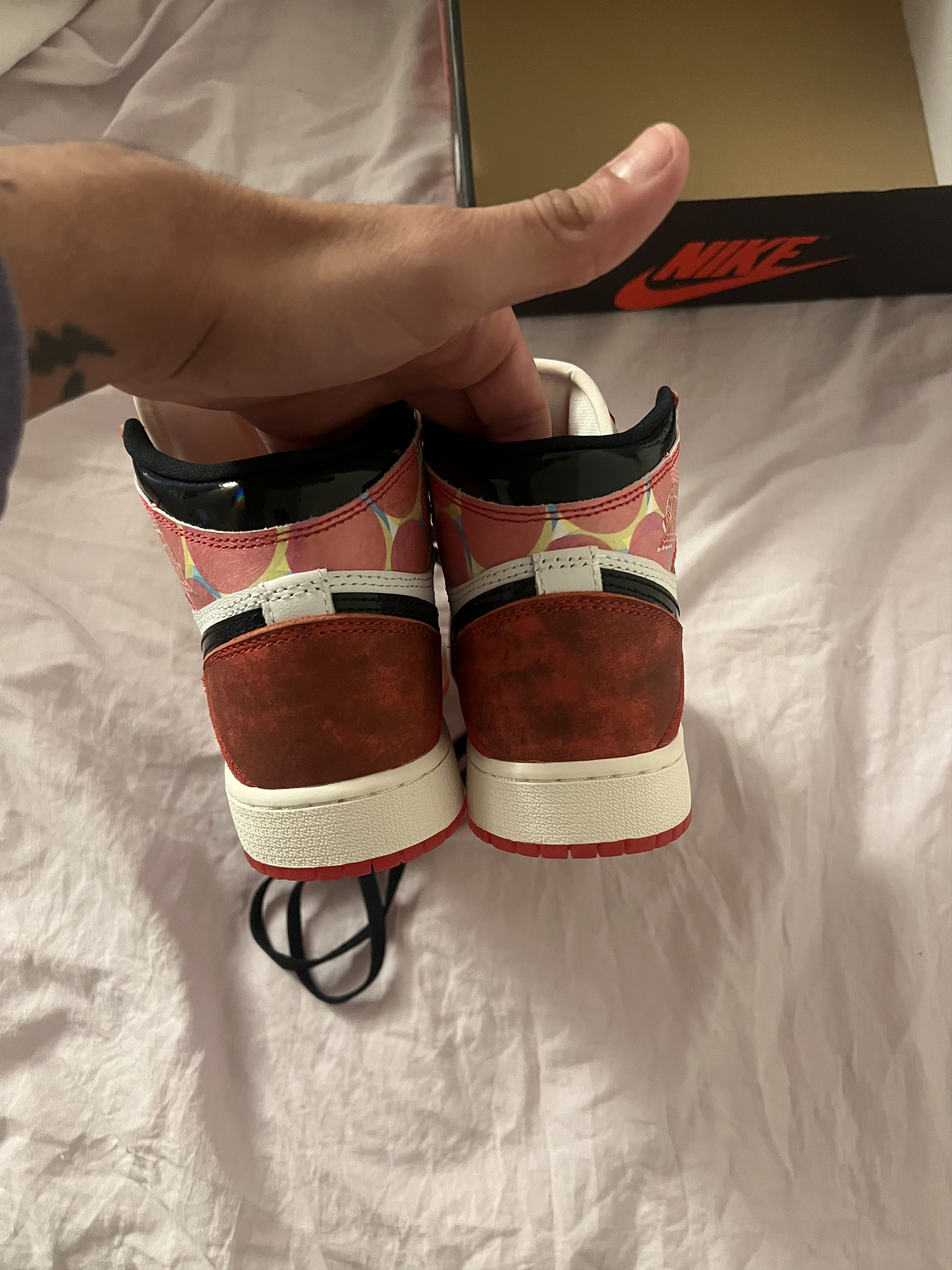 Jordan Brand Jordan 1 Retro High OG Spider-Man Across the Spider-Verse 4Y Size US 5.5 / IT 35.5 - 4 Thumbnail
