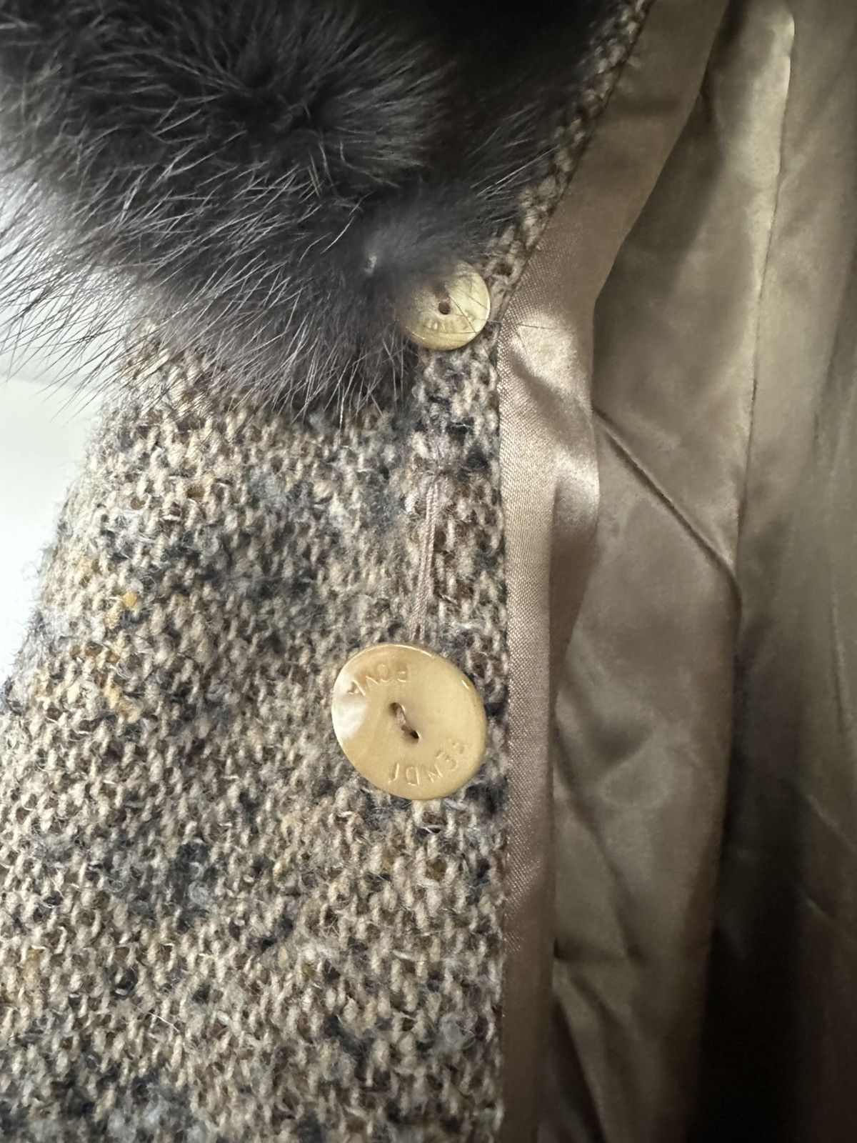 Fendi Archive Fendi Fall 1996 Fur Collar Tweed Coat Karl Lagerfeld Size M / US 6-8 / IT 42-44 - 5 Thumbnail