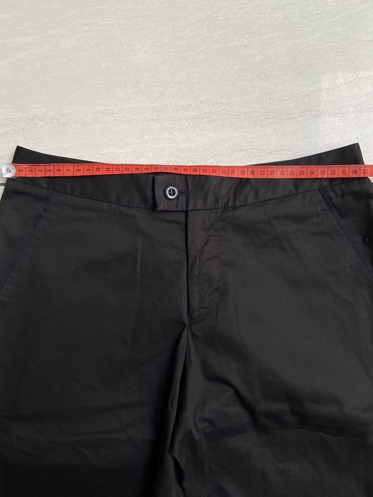 Issey Miyake 24 ISSEY MIYAKE Black Shorts Size US 27 - 9 Thumbnail