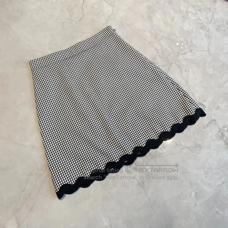 Miu Miu Miu Miu Summer Checkered Skirt in Black and White . Size 24" / US 00 / IT 34 - 3 Thumbnail