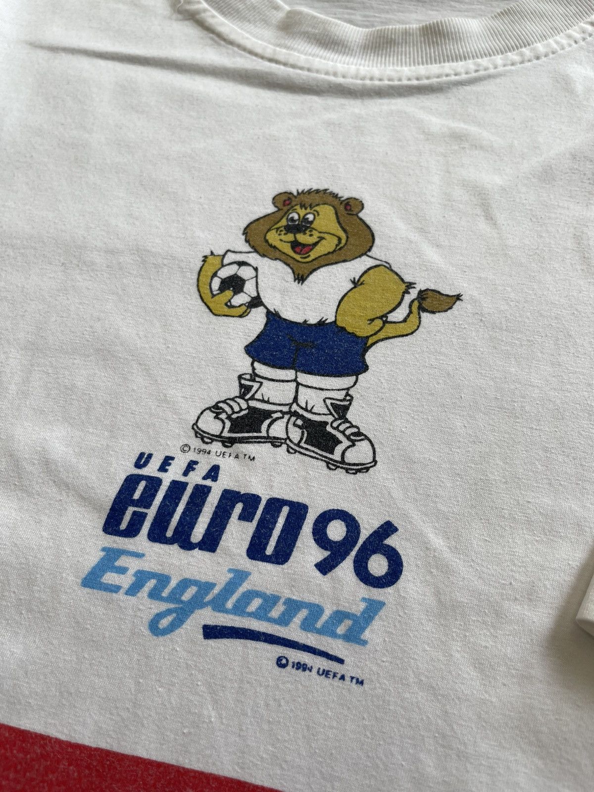 Vintage Vintage Euro 96 England Mascot T shirt L. Size US L / EU 52-54 / 3 - 5 Thumbnail