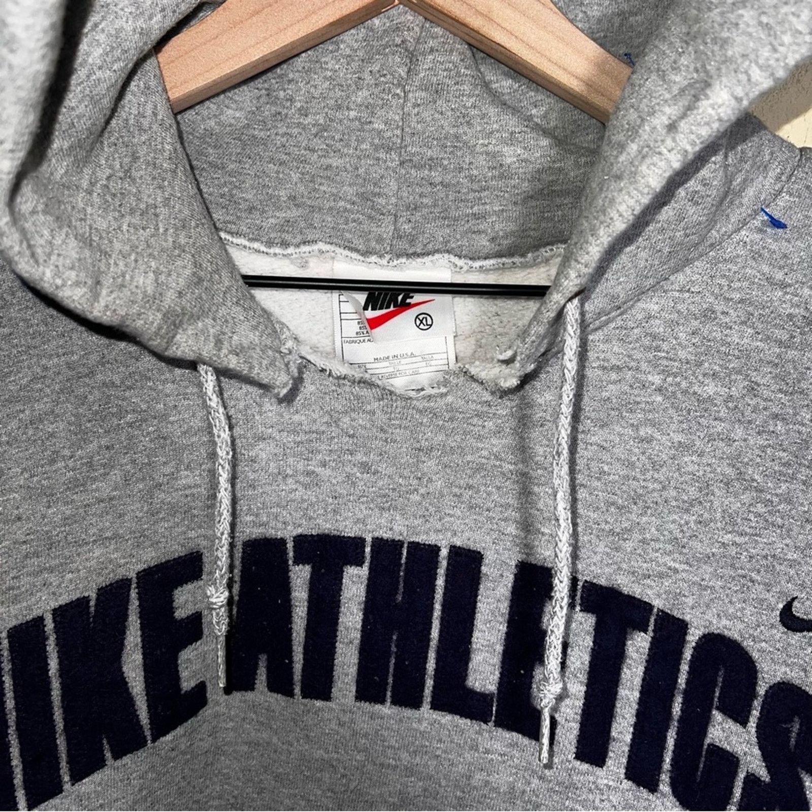 Nike VNTG NIKE Embroidered felt letter 90s hoodie XL Size US XL / EU 56 / 4 - 5 Thumbnail