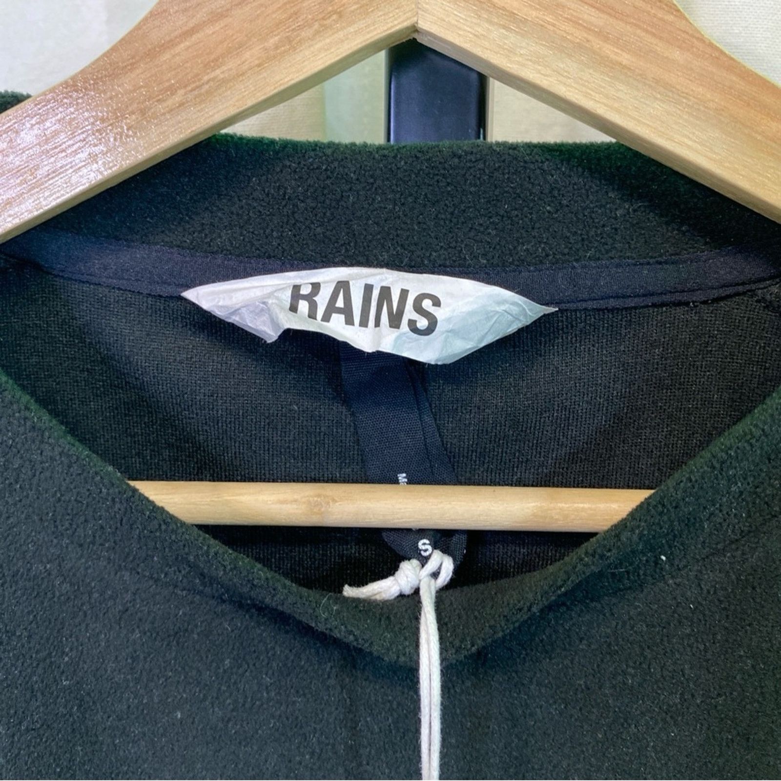 Rains NWT Rains unisex brushed fleece, crew neck, luxuriously soft Size S / US 4 / IT 40 - 4 Thumbnail