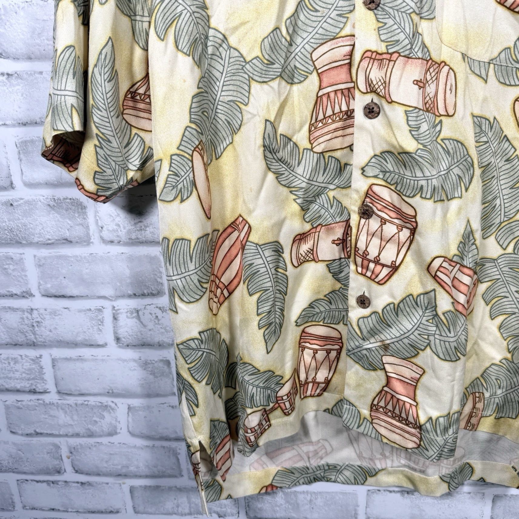 Tommy Bahama VINTAGE Tommy Bahama Drum Print Hawaiian Shirt Mens Size M Size US M / EU 48-50 / 2 - 3 Thumbnail