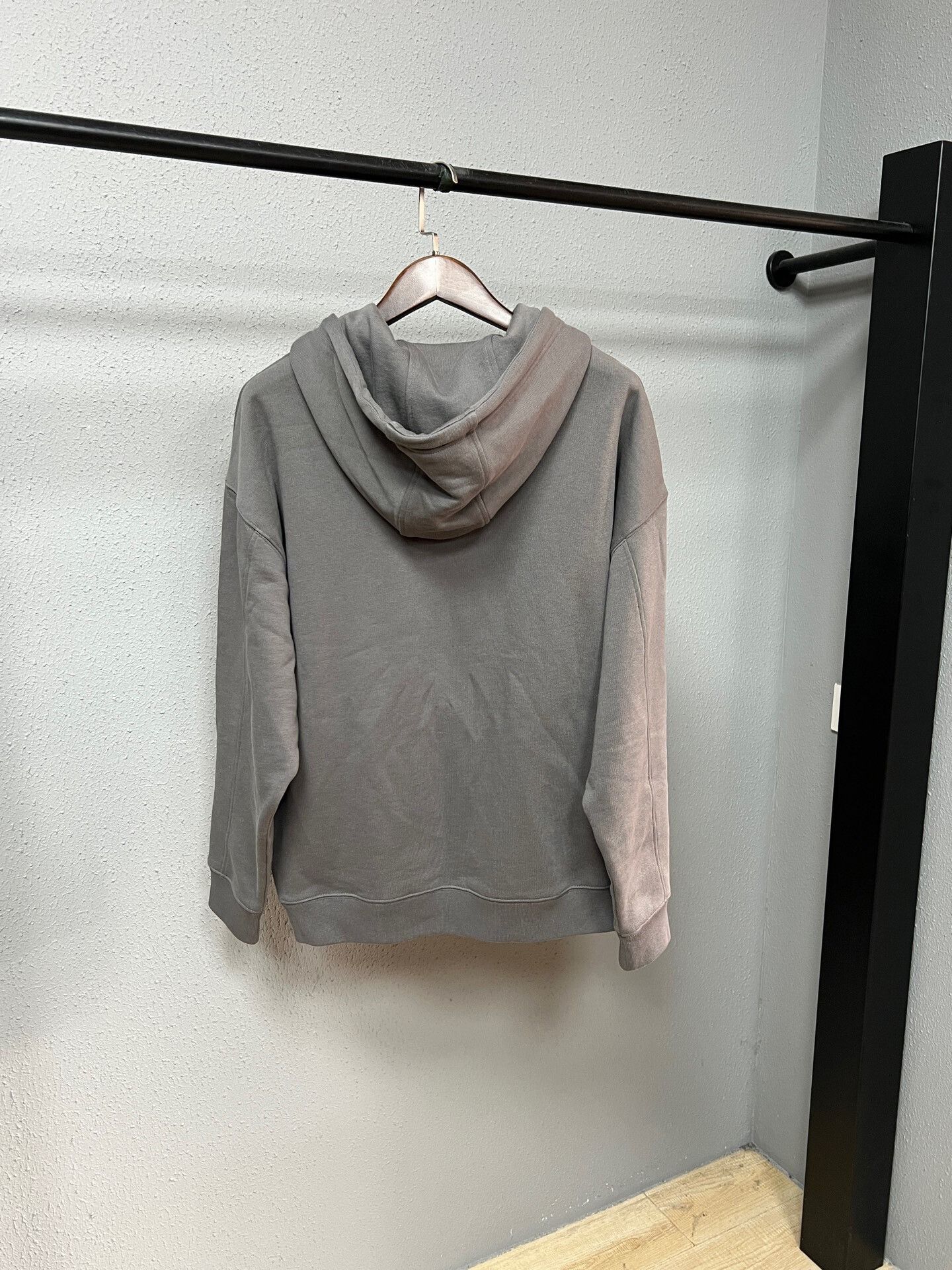Loewe new gray zip-up hoodie with knot design Size US L / EU 52-54 / 3 - 1 Thumbnail