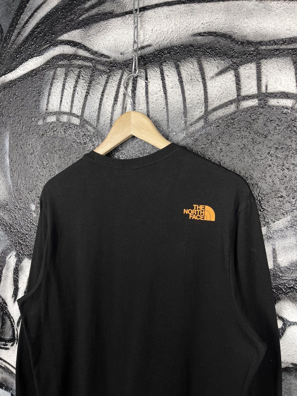 The North Face The North Face Long Sleeve T-Shirt Men’s Size M Size US M / EU 48-50 / 2 - 5 Thumbnail
