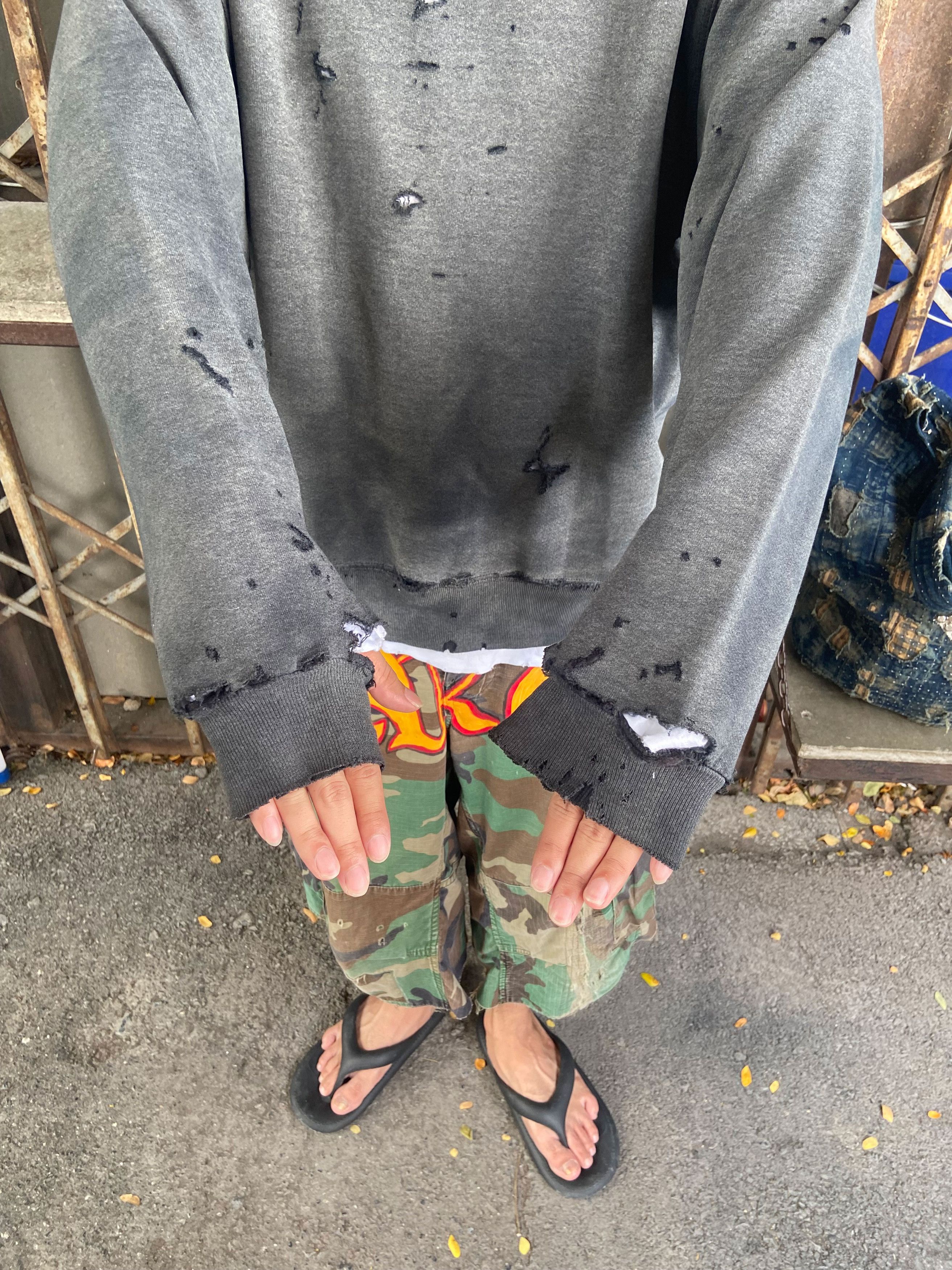 Vintage Thrashed Distressed & Faded Russell Sweatshir ERD Grunge Size US L / EU 52-54 / 3 - 16 Thumbnail