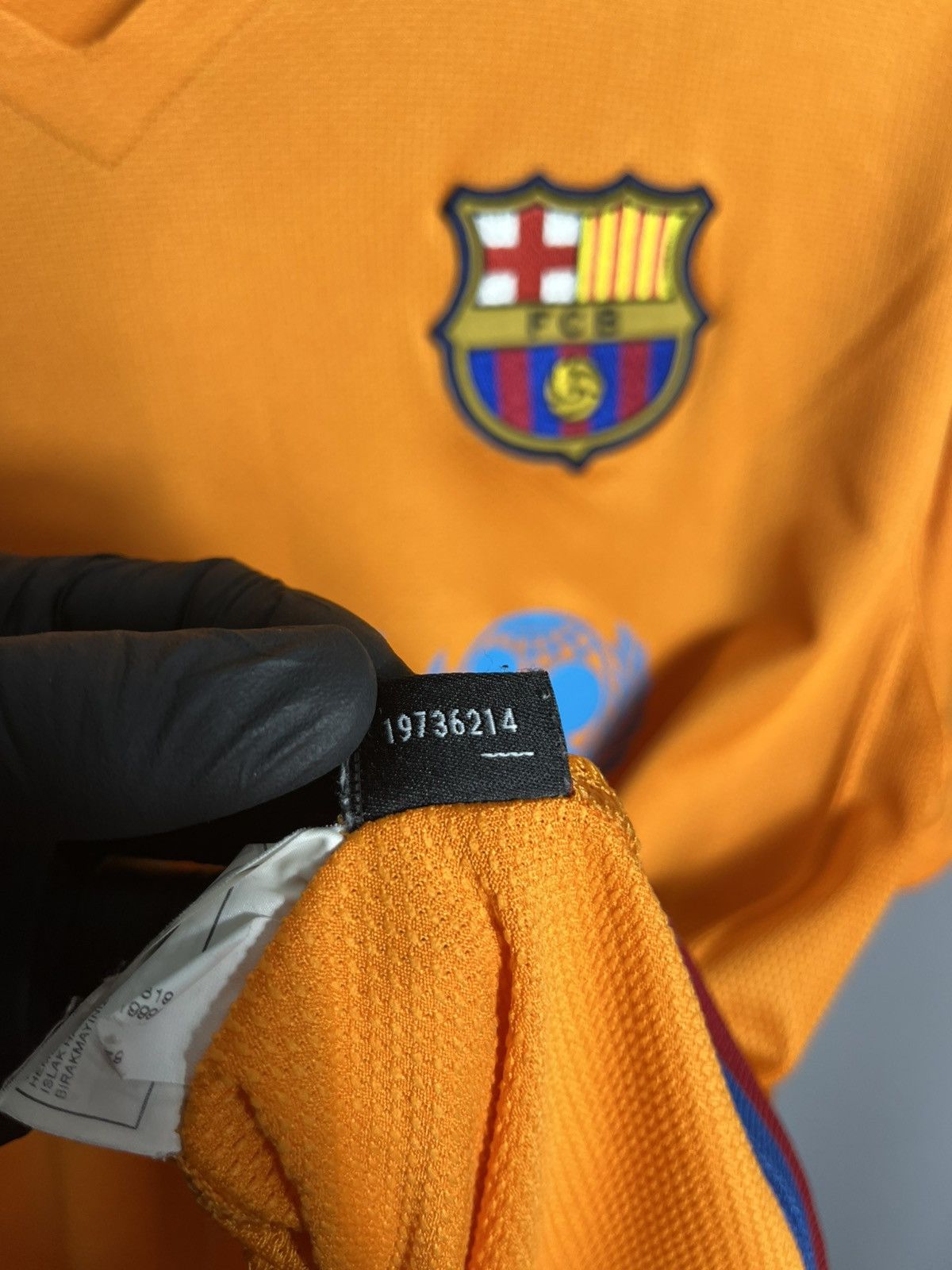 Nike BARCELONA 2006 2007 AWAY FOOTBALL SHIRT SOCCER JERSEY NIKE Size US L / EU 52-54 / 3 - 6 Thumbnail