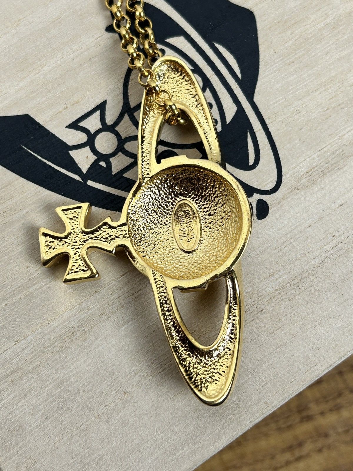 Vivienne Westwood Vintage Vivienne Westwood Large Enamel Orb Pendant Necklace Size ONE SIZE - 7 Thumbnail