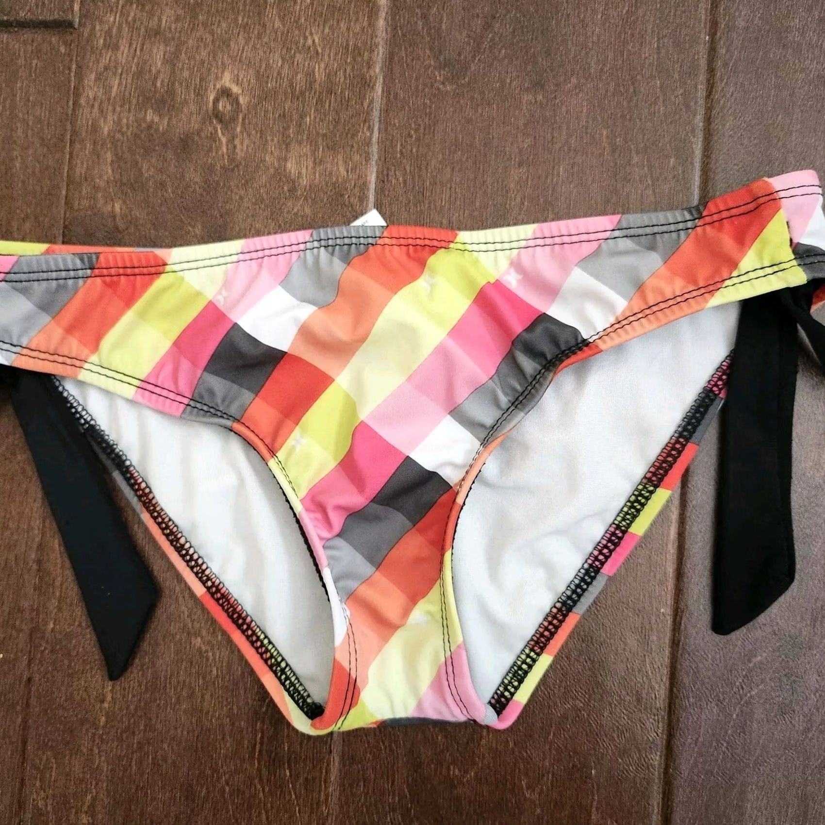 Hurley Hurley Women's Bikini Bottoms Plaid - Petite P Multicolor Spandex Polyester Hand Wash Only Hipster Beach 90s? Size 28" / US 6 / IT 42 - 3 Thumbnail
