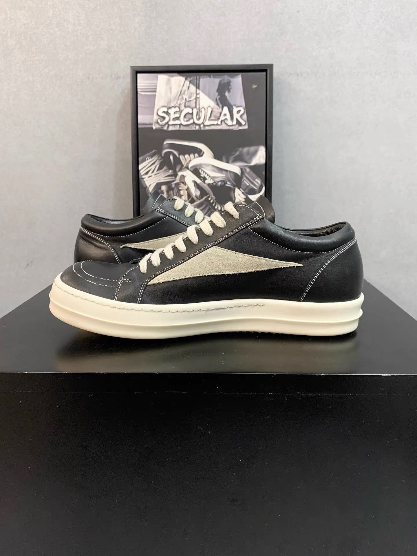 Rick Owens Rick Owens 23FW Black White Glossy Leather Low Top Shoes K34 Size US 7 / EU 40 - 6 Thumbnail