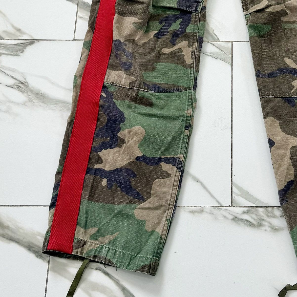 Vintage REWORKED CAMO CARGO RED STRIPE MILITARY PANTS! Size US 28 / EU 44 - 3 Thumbnail