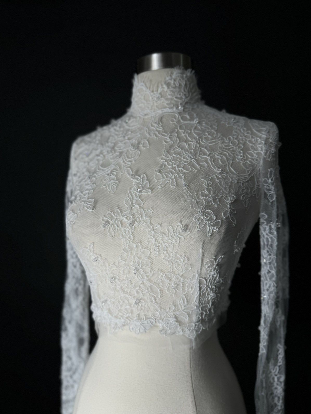 Other US 0 Crystal Embellished Lace Anna Augusta Bridal Cape Size XS / US 0-2 / IT 36-38 - 2 Thumbnail