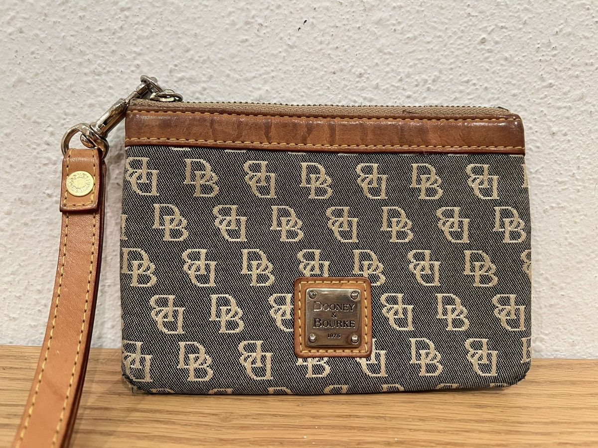 Dooney & Bourke × Vintage Dooney Bourke 1975 Wristlet Pouch 6x4 Size ONE SIZE - 1 Thumbnail