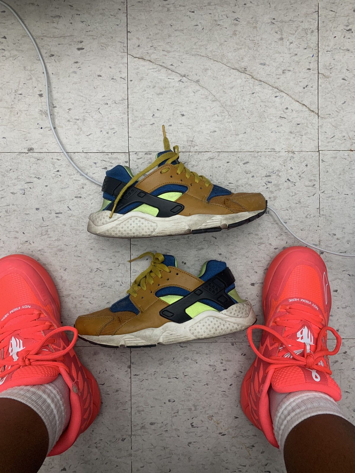 Nike Air Huarache ‘Desert Ochre Blue Volt’ Size US 6.5 / EU 39-40 - 6 Thumbnail