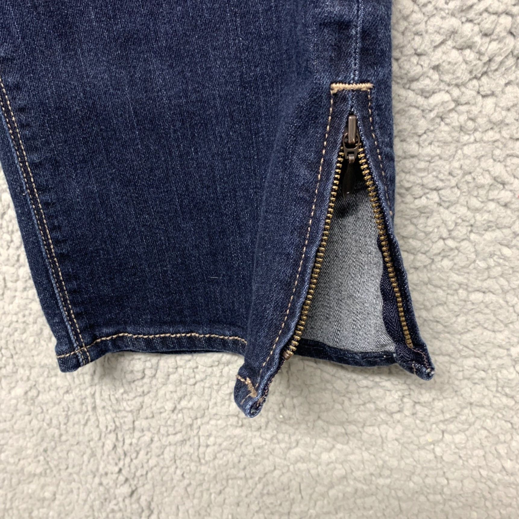 White House Black Market White House Black Market Jeans 6 Nior Blue Denim Cropped Dark Wash Regular Women Size 28" / US 6 / IT 42 - 5 Thumbnail