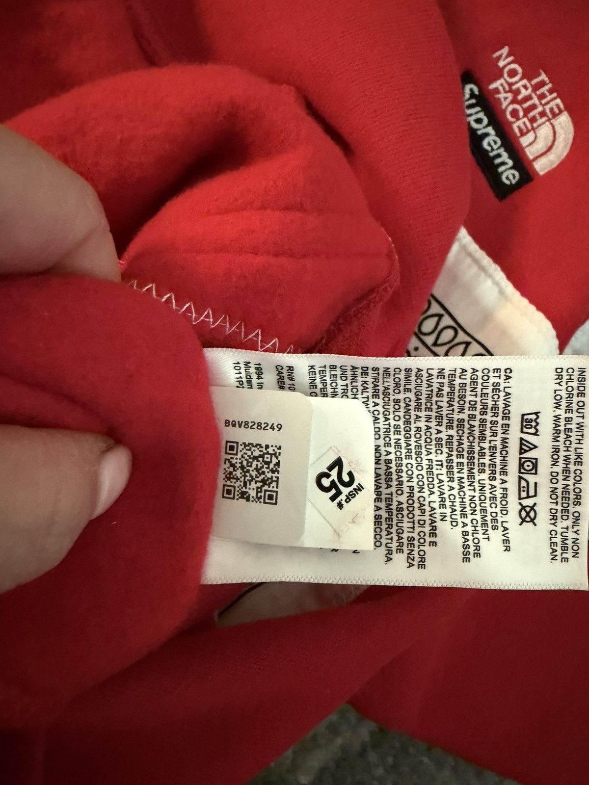 Supreme × The North Face Supreme x The North Face Bandana Hoodie Red Size Medium Size US M / EU 48-50 / 2 - 10 Thumbnail