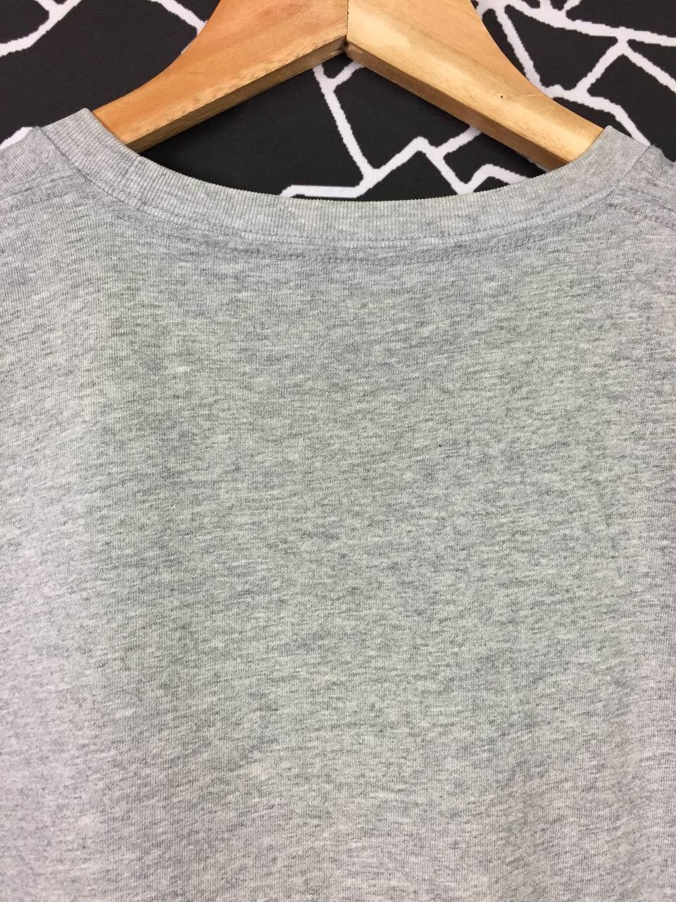 Uniqlo Uniqlo Medicom Toy Bearbrick Peeking Pocket Tee Size US M / EU 48-50 / 2 - 7 Thumbnail
