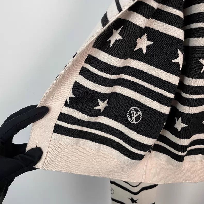 Louis Vuitton Louis Vuitton Star Collection Star Pattern Black and White Size S / US 4 / IT 40 - 6 Thumbnail