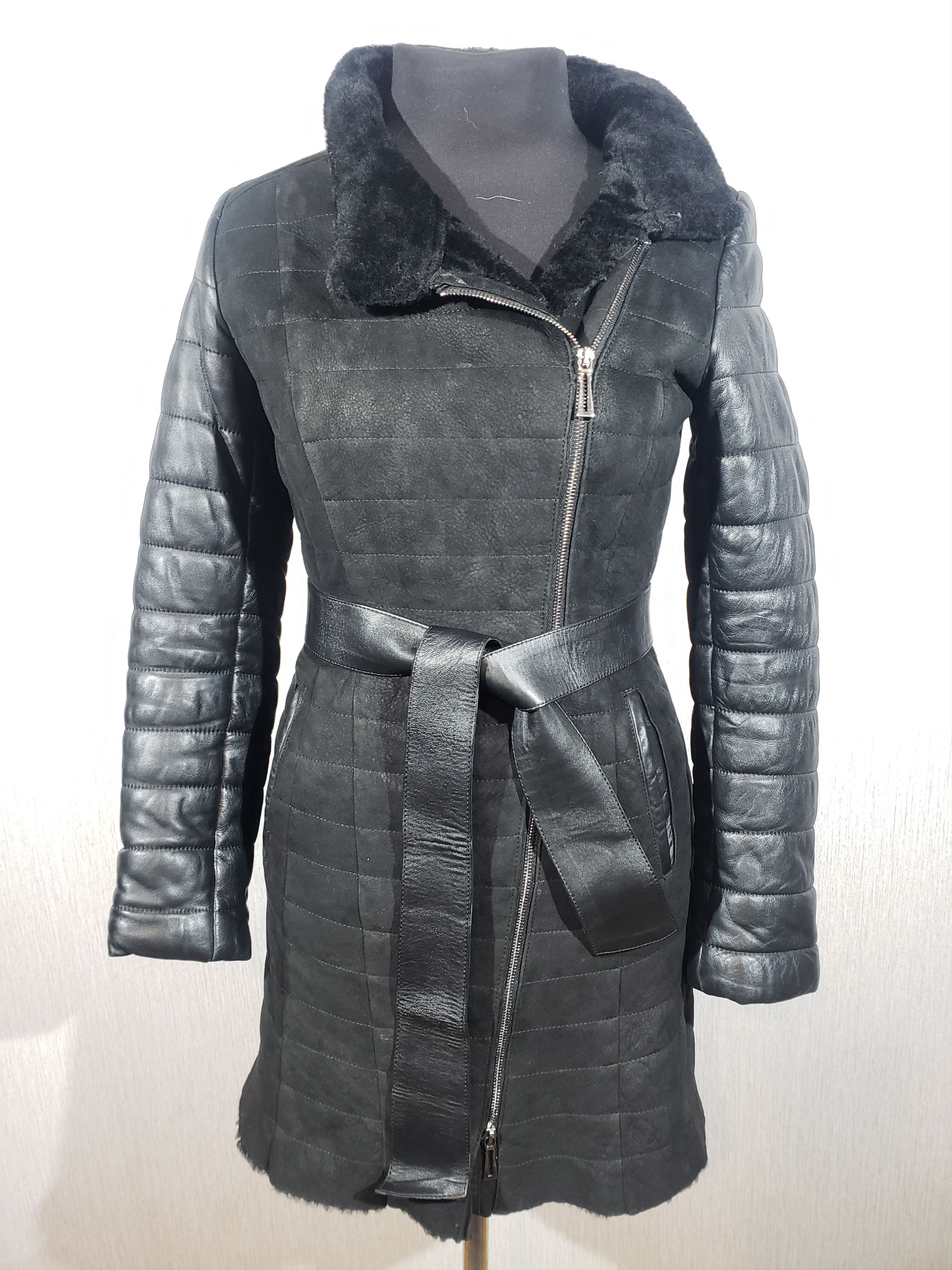 Other Stylish black sheepskin coat with leather sleeves. Size S / US 4 / IT 40 - 1 Thumbnail