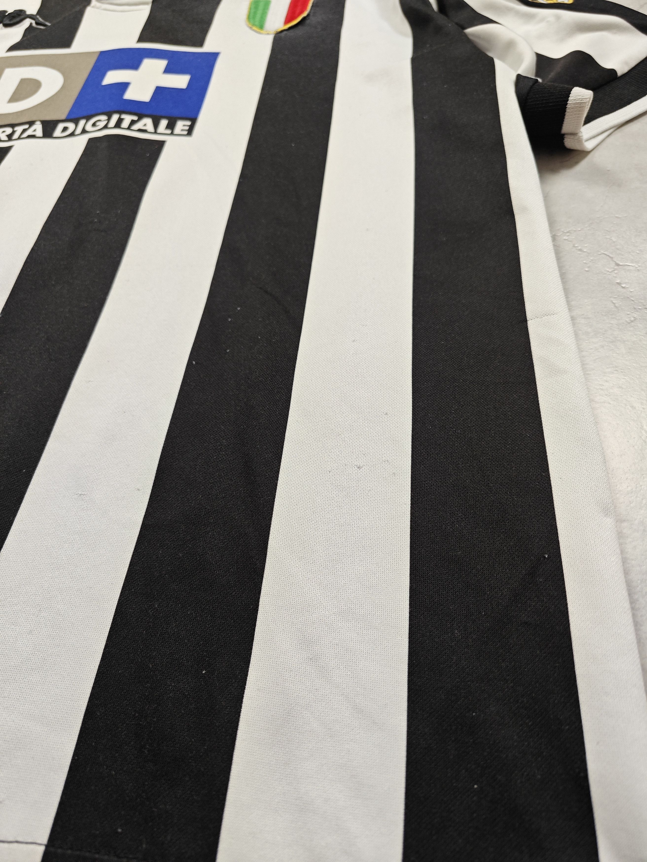 Kappa Kappa Juventus 1998 TREZEGUET 17 Size US L / EU 52-54 / 3 - 5 Thumbnail
