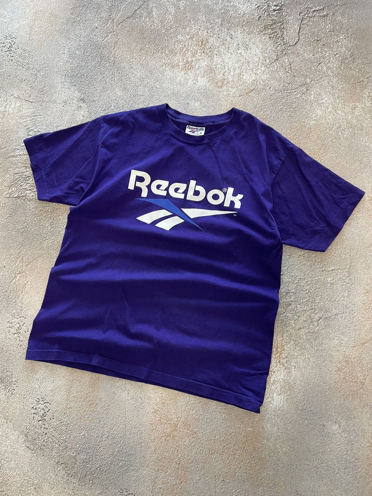 Reebok Vintage Reebok Center Logo T-Shirt Made in USA Size US L / EU 52-54 / 3 - 2 Thumbnail