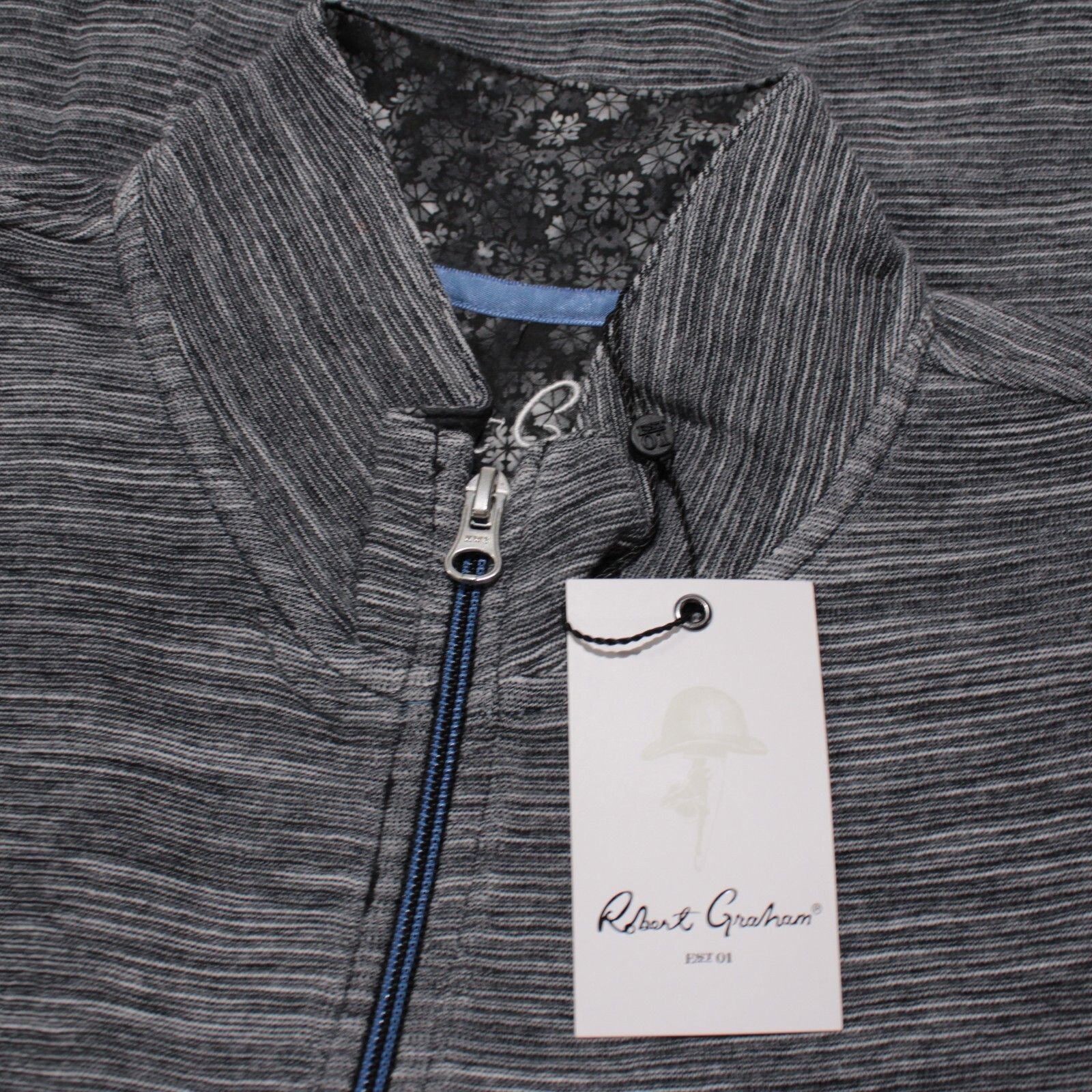 Robert Graham Robert Graham Sweater Size US M in Gray Size US M / EU 48-50 / 2 - 1 Thumbnail