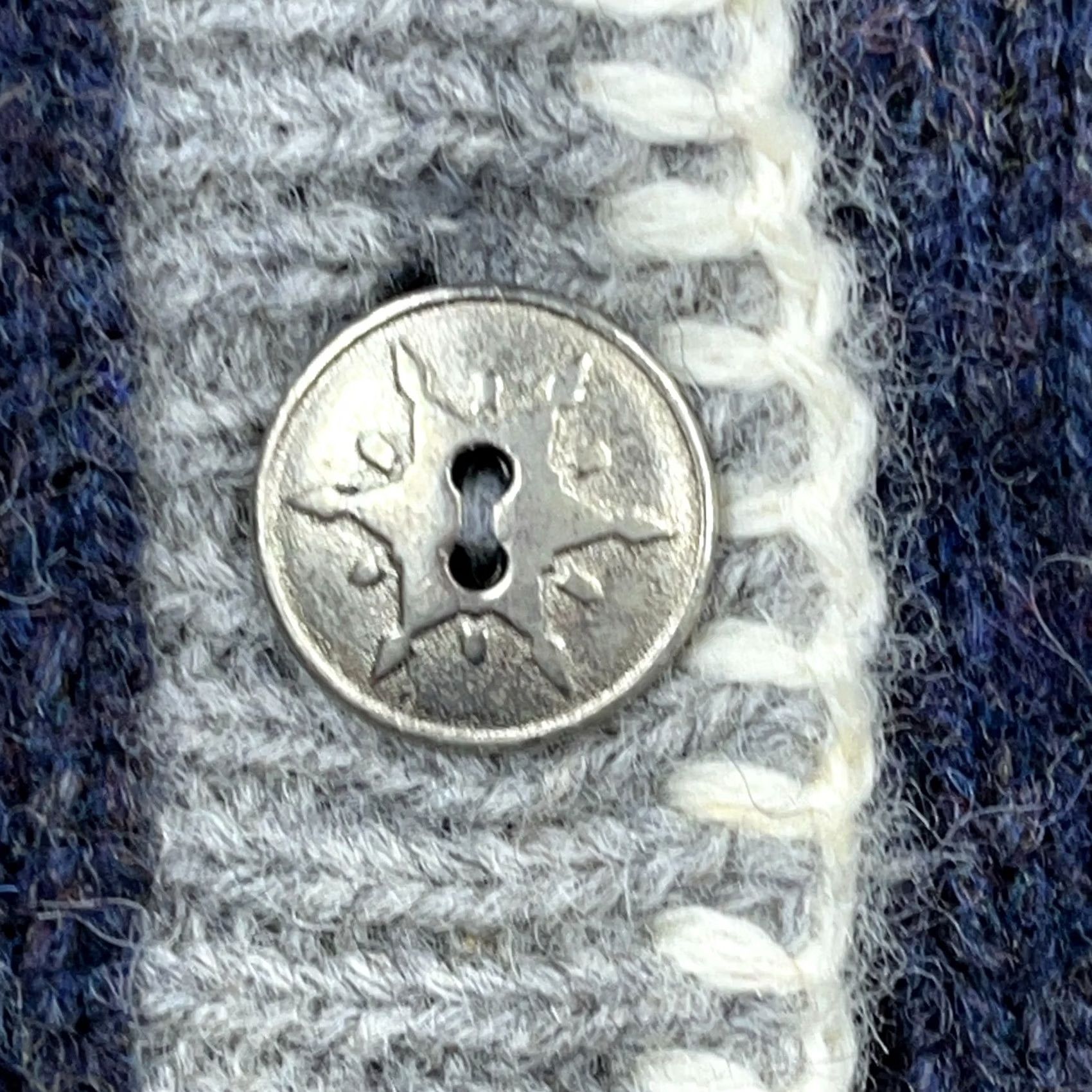 Eddie Bauer VINTAGE Eddie Bauer Cardigan Sweater Women Small Blue Wool Knit 90s Made In USA Size S / US 4 / IT 40 - 4 Thumbnail