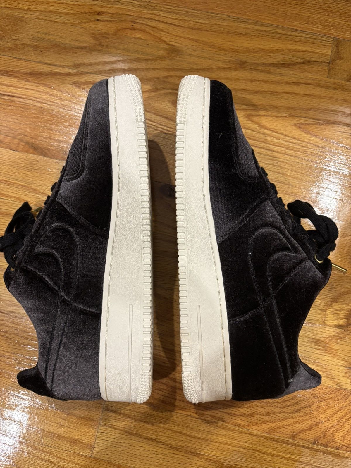 Nike Nike Air Force 1 Low Premium 3 “Velour Black” Size US 9.5 / EU 42-43 - 2 Thumbnail