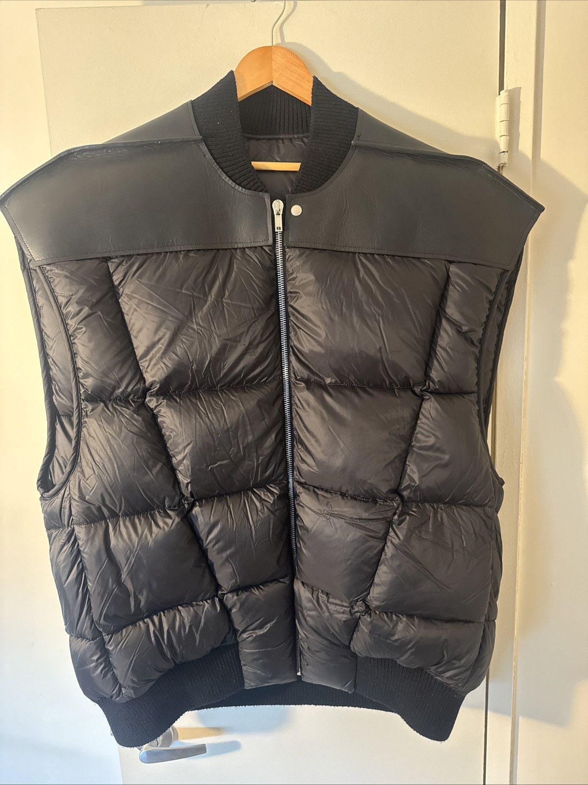 Rick Owens Rick Owens Down Vest Luxury Leather shoulders. Size US M / EU 48-50 / 2 - 1 Thumbnail