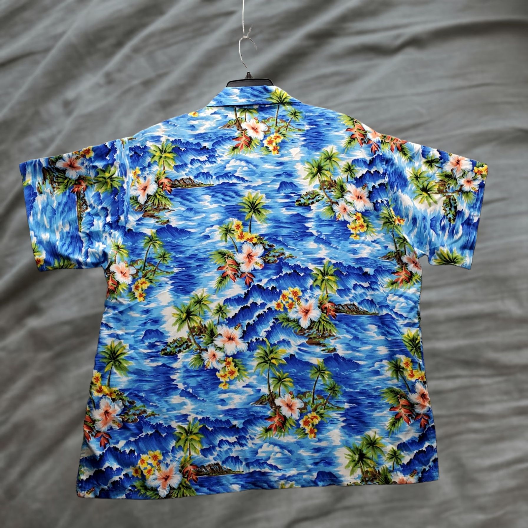 Vintage Magics Hawaiian Shirt Mens XL Multi Tropical Print Short Sleeve Button-Up EUC Size US XL / EU 56 / 4 - 1 Thumbnail