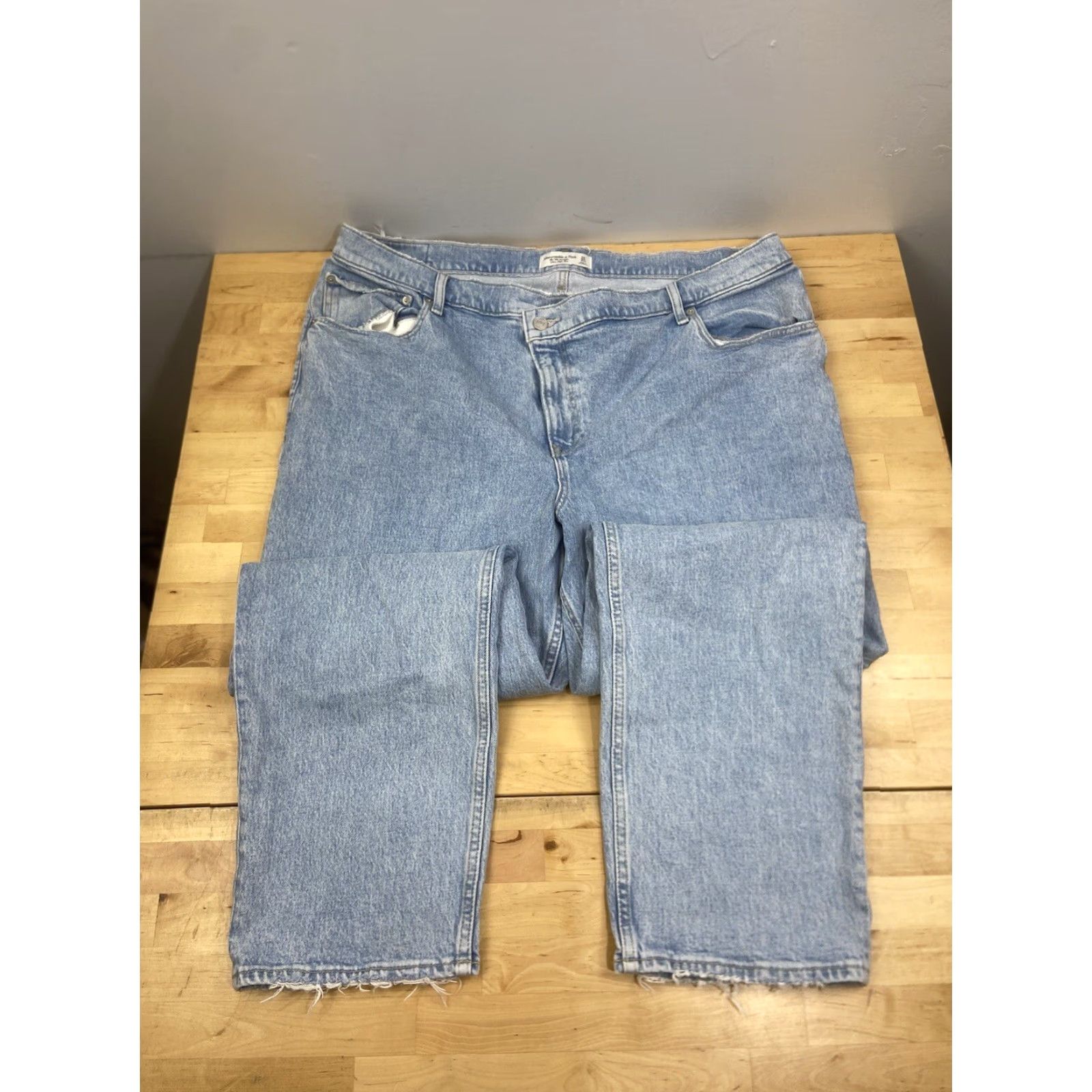 Abercrombie & Fitch Abercrombie & Fitch The 90s Jeans 35/20R Light Blue Denim High Rise Straight 90s Womens Size 24" / US 00 / IT 34 - 2 Thumbnail