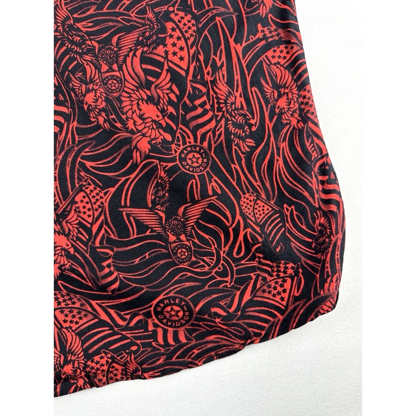 Harley Davidson VINTAGE Harley-Davidson Button-Up Shirt Eagle AOP Black Red Size L Men Short Sleeve Rayon Hawaiian Jacket? Size US L / EU 52-54 / 3 - 4 Thumbnail