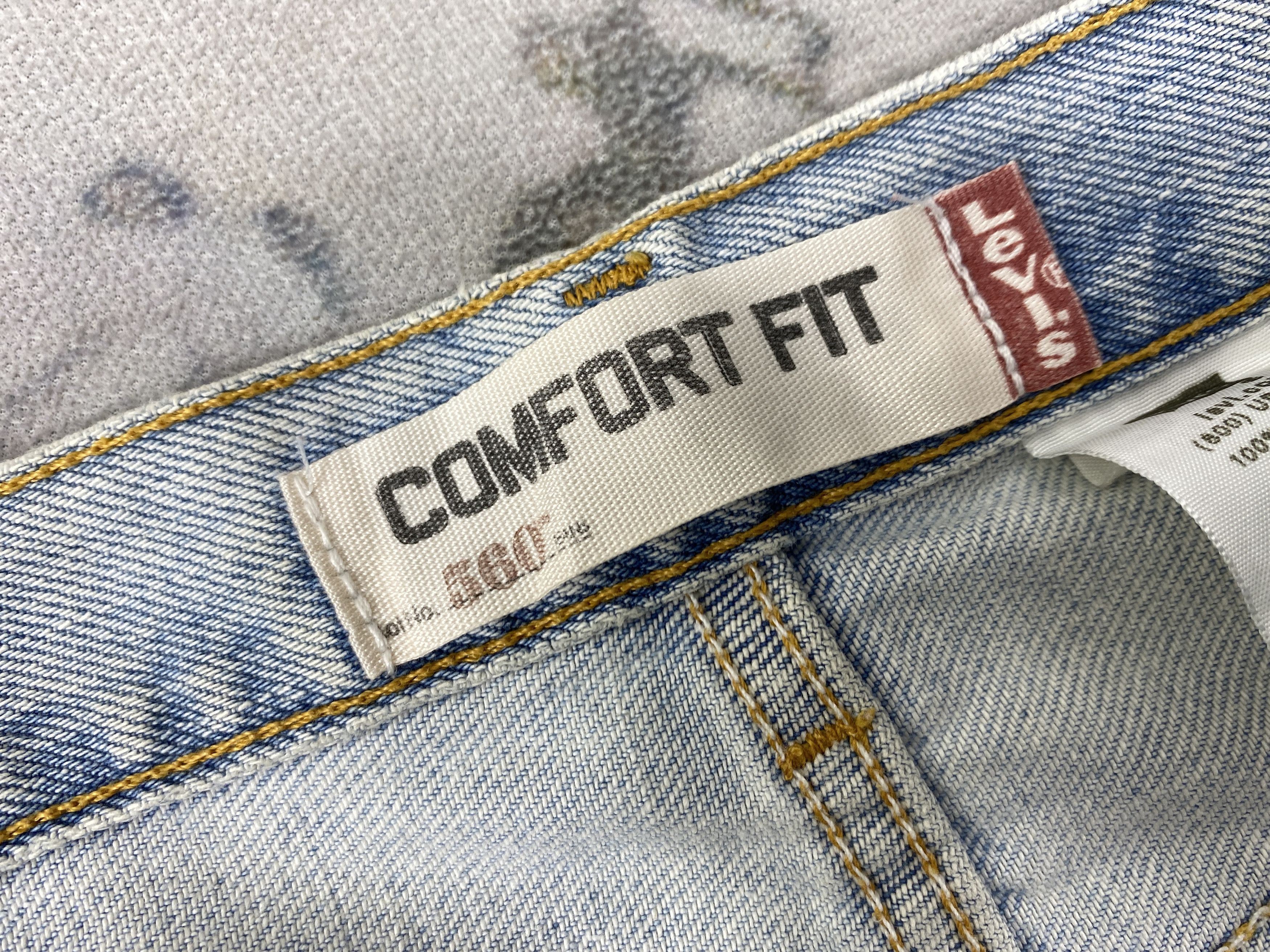 Levi's Light Wash Vintage Levi's 560 Jeans 35x32 Denim -JN1024 Size US 35 - 11 Thumbnail