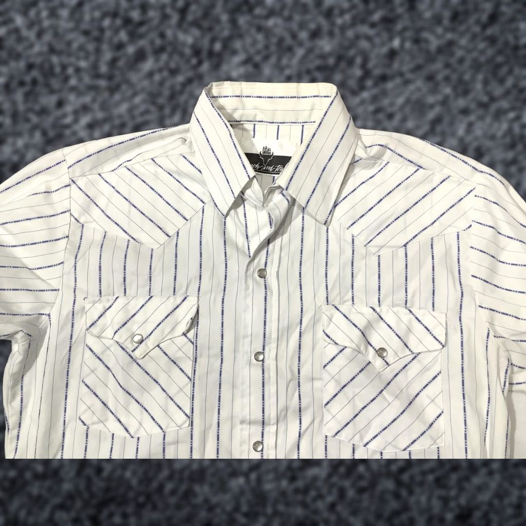 Vintage Ranch and Town Shirt Mens 15.5x34 White Blue Stripe Western Pearl Snap USA Shirt Mens 15.5x34 White Blue Stripe Western Pearl Snap USA Size US M / EU 48-50 / 2 - 1 Thumbnail