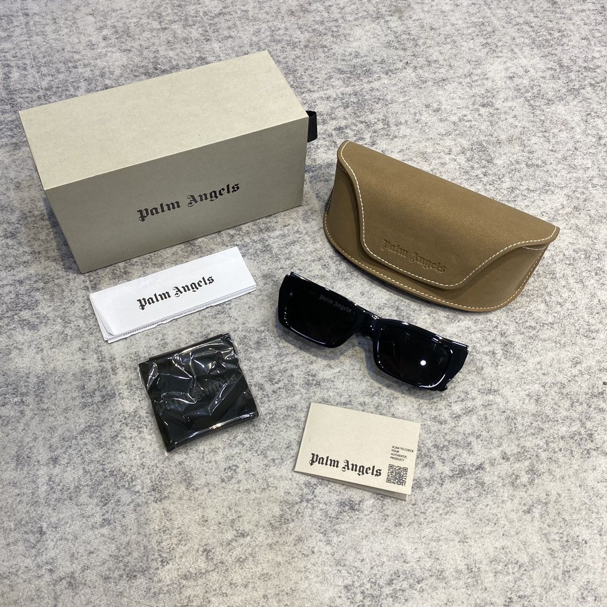 Palm Angels PALM ANGELS PERI002C99PLA001 1007 Sunglasses BLACK Size ONE SIZE - 11 Thumbnail