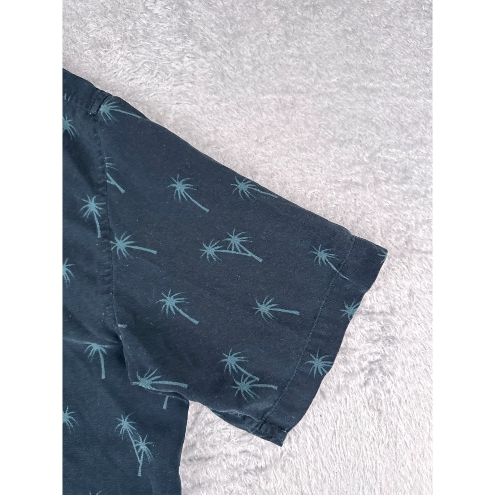 Vintage WfF Shirt Men 2XL Blue Floral Palm Tree 100% Silk Hawaiian Beach Pocket Size US XXL / EU 58 / 5 - 2 Thumbnail