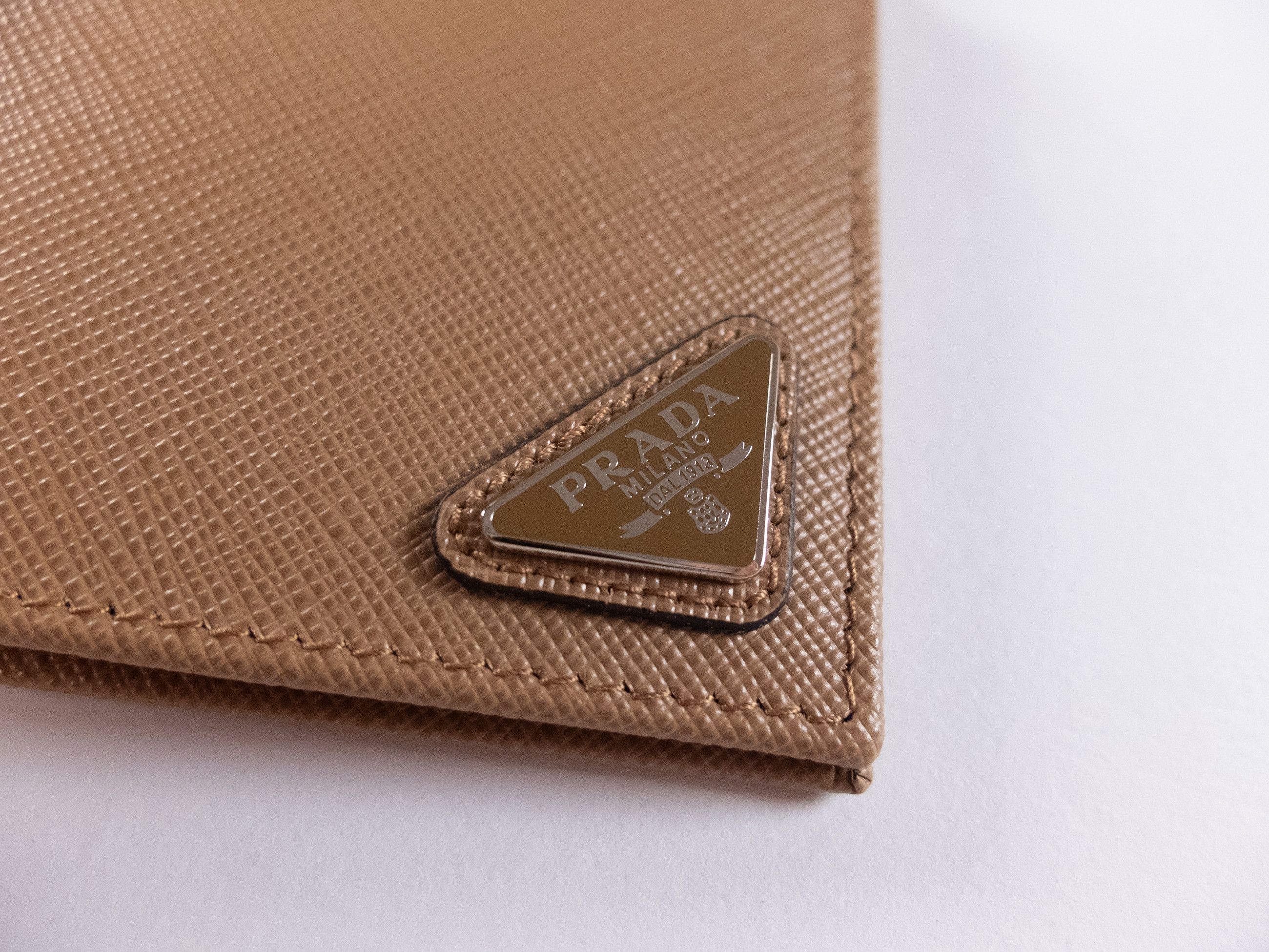 Prada PRADA brown triangle logo Saffiano leather bifold wallet Size ONE SIZE - 2 Thumbnail