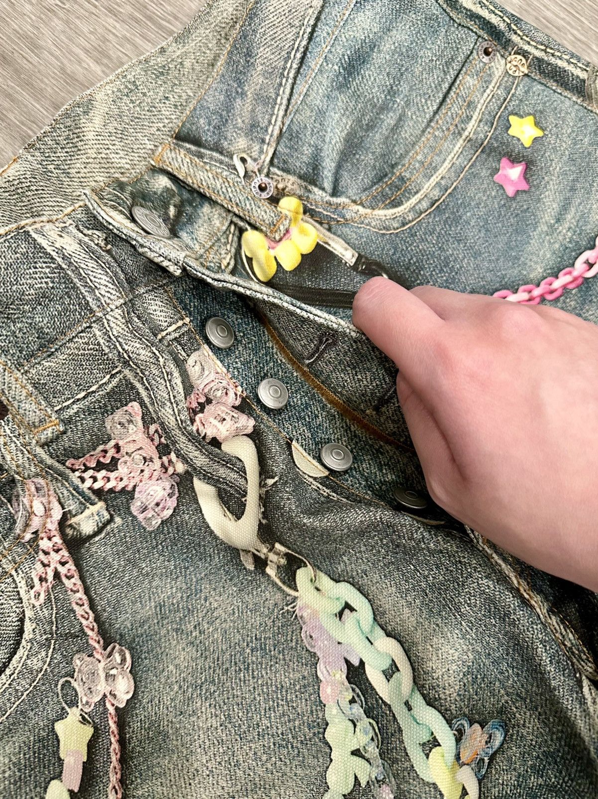 Acne Studios Acne Studios 1981 Trompe L’oeil Kawaii Keychain Jeans Size US 29 - 9 Thumbnail
