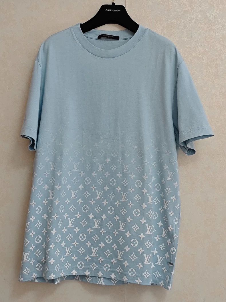 Louis Vuitton Louis Vuitton Light Blue Gradient Print Short Sleeve 2501-N Size US L / EU 52-54 / 3 - 1 Thumbnail
