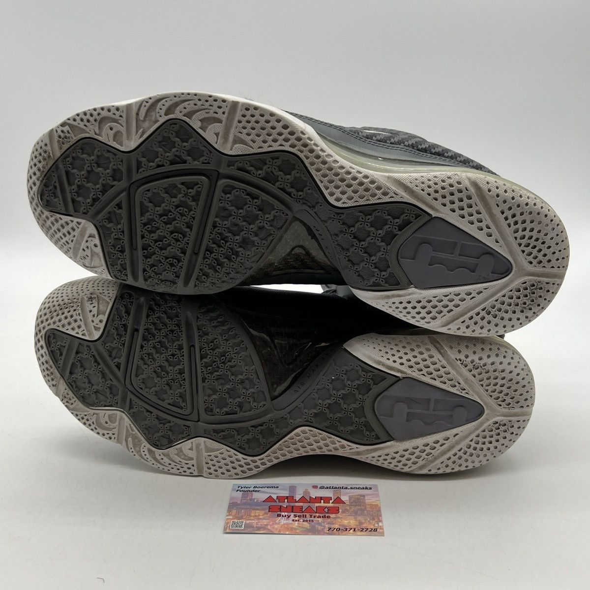 Nike Lebron 9 cool grey Size US 12 / EU 45 - 7 Thumbnail