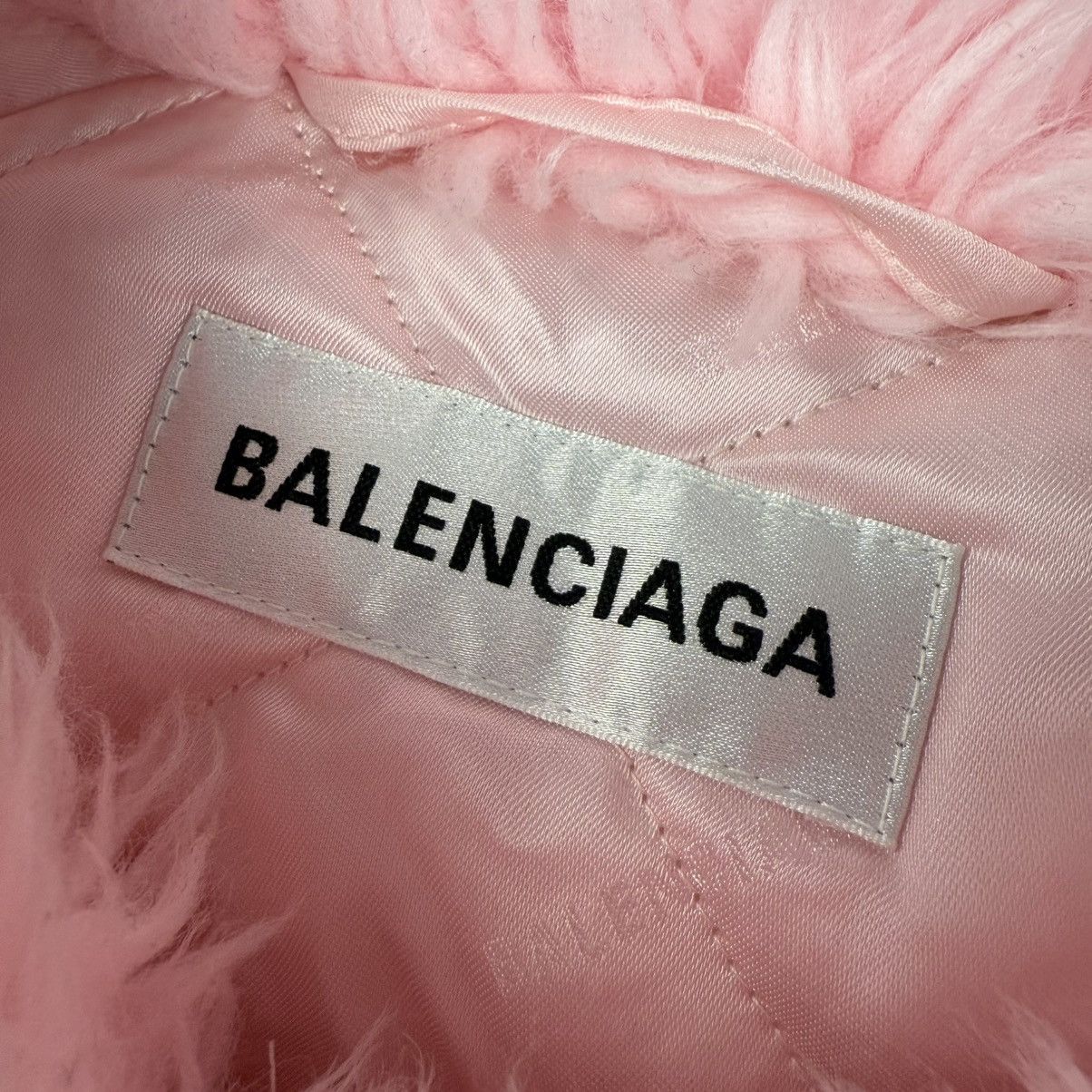 Balenciaga Balenciaga F/W20 Faux Fur Oversized ʼPink’ Coat Retail 3000$ Size S / US 4 / IT 40 - 5 Thumbnail