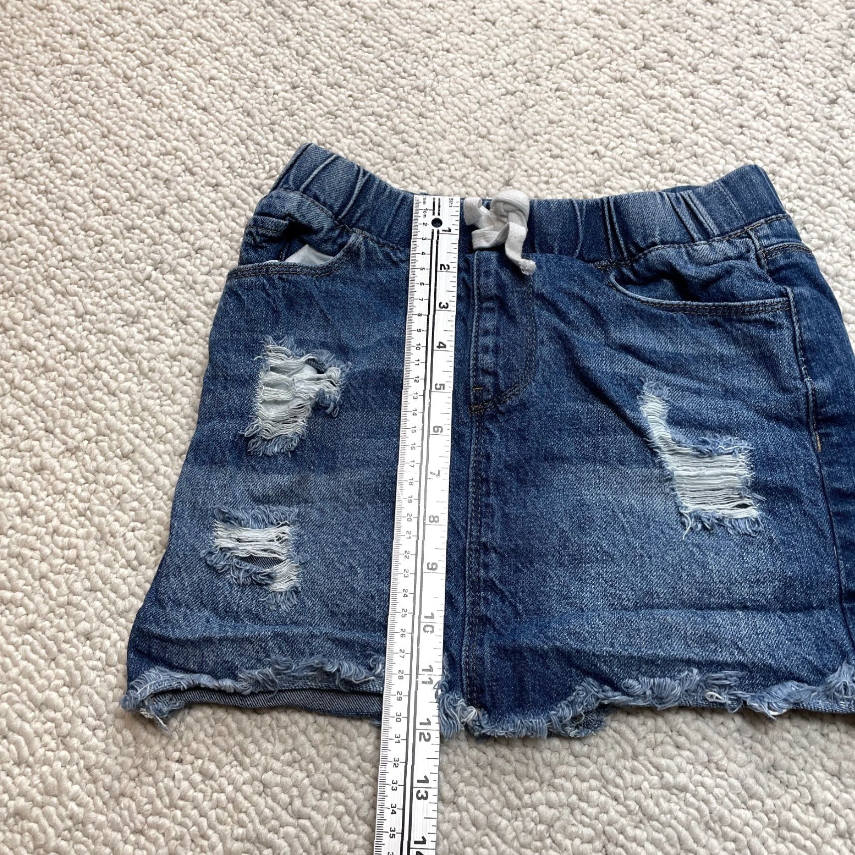 Vintage YMI Skirt Girls Small Blue Denim Dark Wash Distressed Elastic Waist Short Jean Size 28" / US 6 / IT 42 - 2 Thumbnail